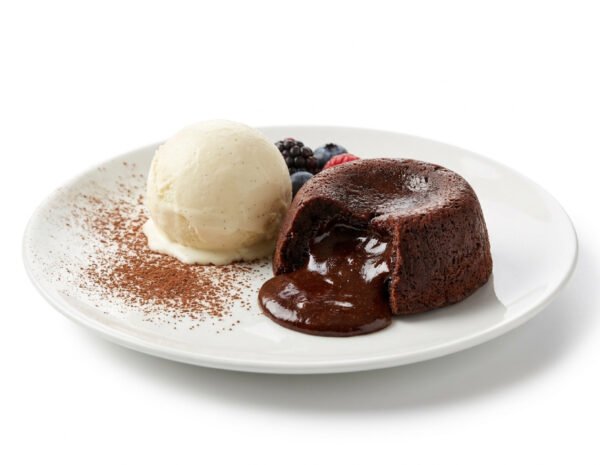 Fondant au chocolat et sa boule de glace vanille